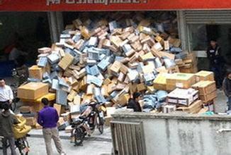 外贸企业“抢舱”出货 5月底前美线舱位近爆仓