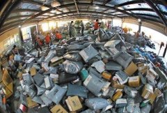 中国发美国集装箱爆仓 中 